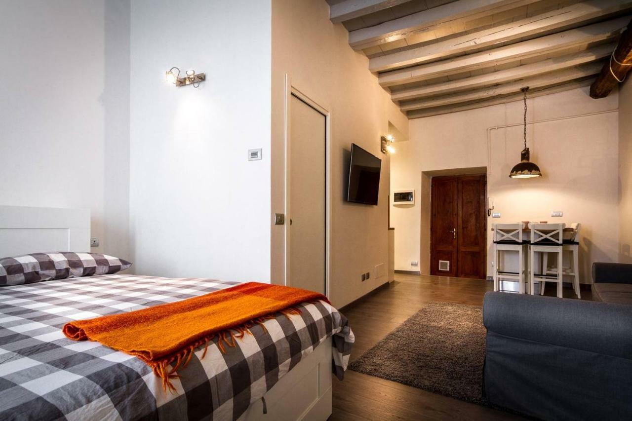 Ferienwohnung Joivy Chic Studio In Como Centre Exterior foto